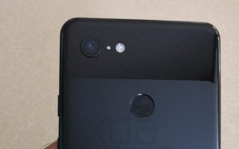 More live images of the Google Pixel 3 XL surface