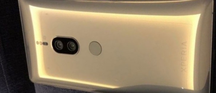 Chrome Gold Sony Xperia XZ2 Premium leaks in a live image