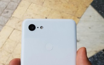 White Pixel 3 XL shines in live photos