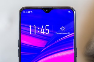 Oppo F9 Pro's water drop notch