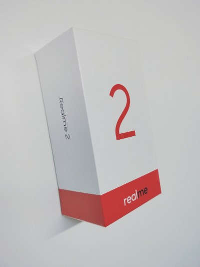 Oppo Realme 2 retail box