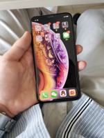 Apple iPhone Xs handled before tomorrow's unveiling