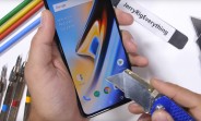 OnePlus 6T durability test: scratches don't bother the in-display fingerprint reader
