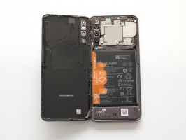 Opening the back of the Honor Magic 2