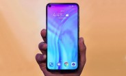 Honor View 20 in a retail box appears in the wild