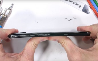 Xiaomi Mi Mix 3 passes the torture test with flying colors