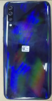 Samsung Galaxy A50 (blue) live photo