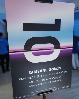 Poster announces the Samsung Galaxy S10 pre-order date