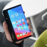 O design dobrável original da Oppo de 2019 deixava a tela de fora