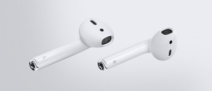 indendørs Alle slags halt Apple unveils new AirPods with hands-free Siri, wireless charging case -  GSMArena.com news