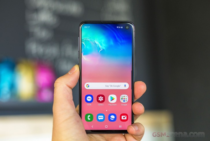 samsung galaxy s10e display size