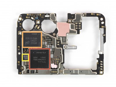 Micron storage chip on the Huawei P30 Pro motherboard (image by iFixit)