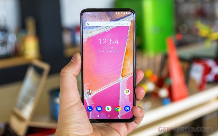 Asus 6z 6GB/128GB and 8GB/256GB versions will be available in India starting July 1