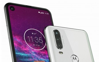 Motorola One Action image shows off triple camera and a punch hole display
