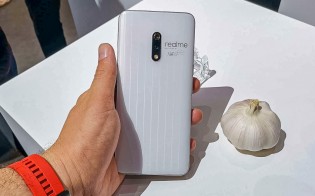 Hands-on photos of the Garlic White Realme X that is yet to arrive