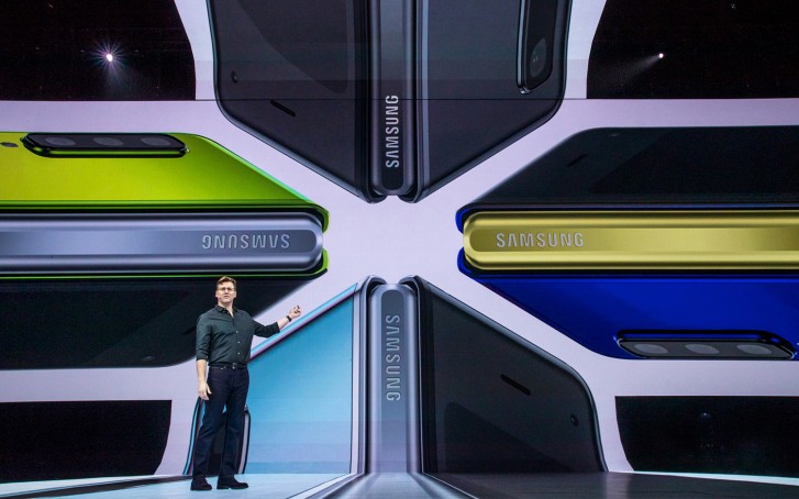 Samsung is planning to launch an outward-folding phone ahead of the Huawei Mate X