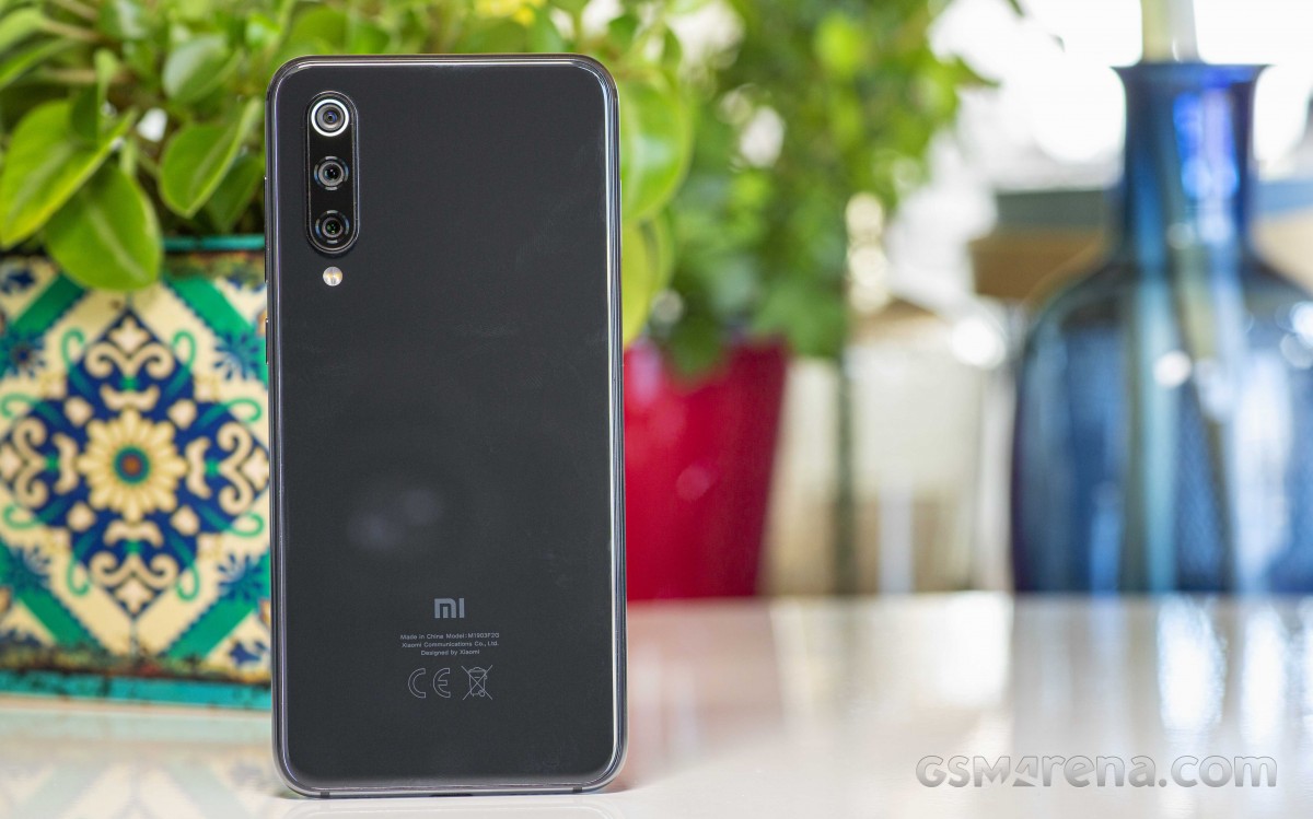 Xiaomi Mi 9 SE global starts receiving Android 11/MIUI 12.5 stable update