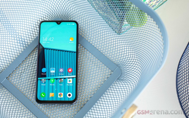 Xiaomi Mi 9 SE in for review - GSMArena.com news