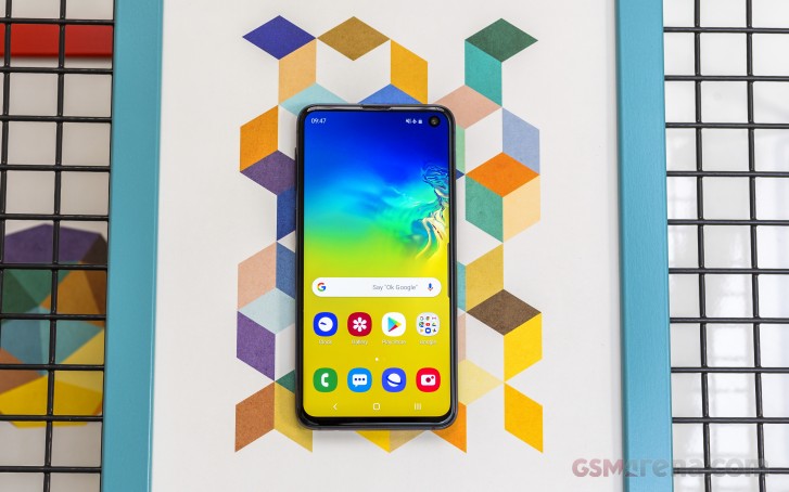 Deal: Sprint offers the Galaxy S10e for just $10 per month ($240 total)