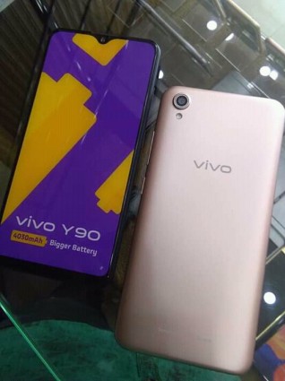 vivo Y90 in Gold and Black