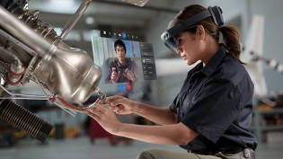 HoloLens 2 features a wider FoV, more processing power and better hand/eye tracking