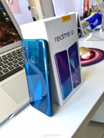 Realme Q hands-on pics