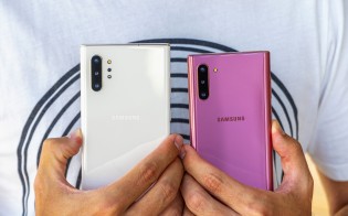 Samsung Galaxy Note10+ and the Galaxy Note10 in hand