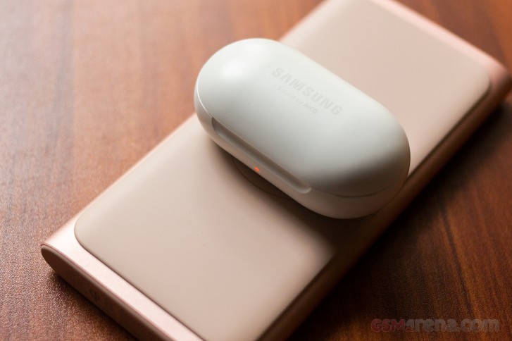 Samsung Wireless Powerbank hands-on