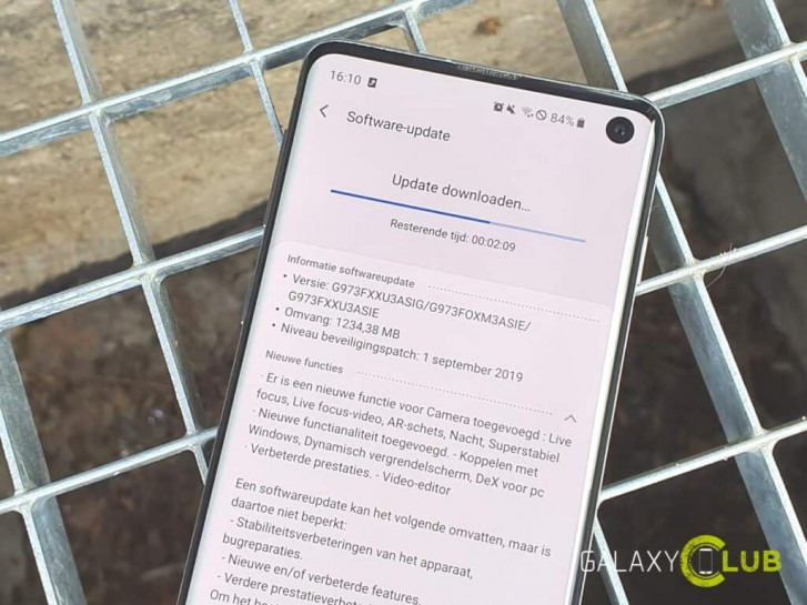 Galaxy S10, S10+, and S10e get Night Mode for selfies, Live focus video with latest update 