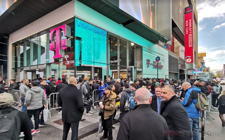 OnePlus 6T launch day at T-Mobile in Times Square NYC