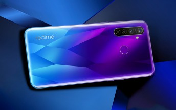 Realme Q teasers show off the Nightscape feature and macro camera