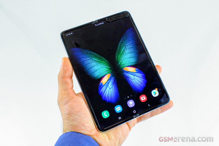 يحصل Samsung Galaxy Fold أخيرًا على تحديث Android 10