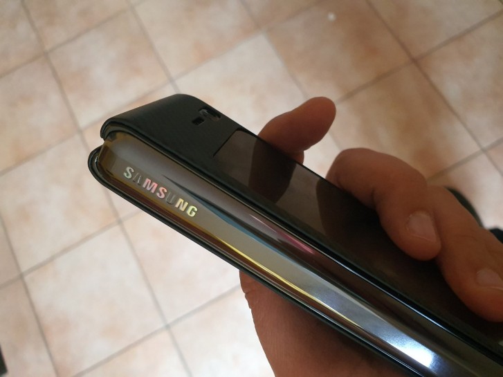 User reports Samsung logo is peeling off the Galaxy Fold's hinge