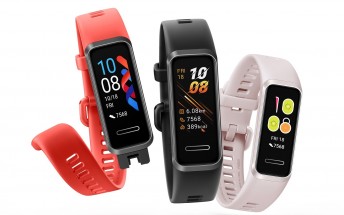 Huawei Band 4 arrives with a color display and USB-A charging port