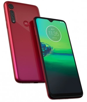 Moto G8 Play (left) and Moto G8 Plus (right)