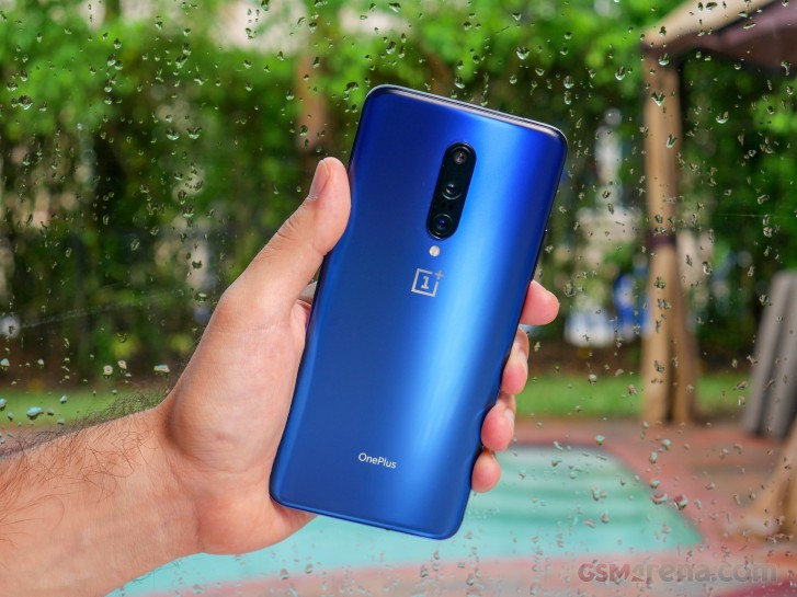 OnePlus 7 and 7 Pro are receiving OxygenOS 10.0.1 update based on Android 10