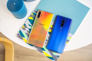 Samsung Galaxy Note10+ next to the OnePlus 7 Pro