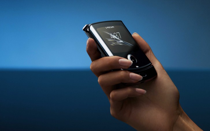Motorola brings back the Razr as $1500 foldable smartphone