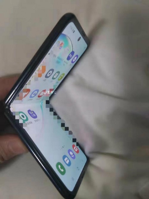 Samsung Galaxy Fold 2 appears in a live photo, the Galaxy S11 could be called S20