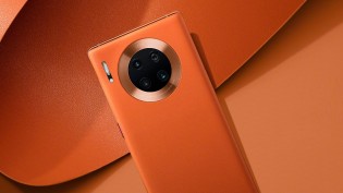 Huawei Mate 30 Pro 5G in Vegan Leather Orange color