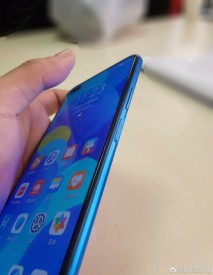 Huawei nova 6 in hand images