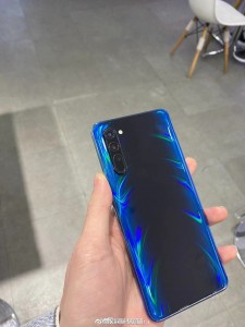 Photos of the Oppo Reno3 5G in the wild