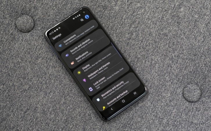 Samsung Galaxy S10e also starts receiving stable Android 10 with One UI 2