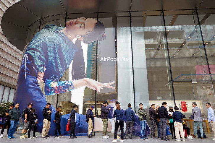 Apple is closing all stores and offices in China  through February 9