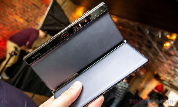 الفيديو العملي الخاص بشركة Huawei Mate XS متوقف