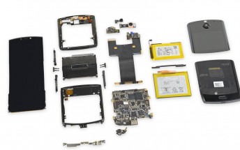 Motorola Razr teardown finds it practically impossible to repair