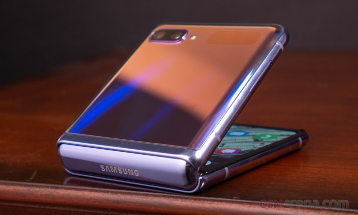 Samsung Galaxy Flip 4G model