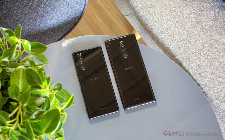 Sony sells 1.3 million smartphones during the holiday period