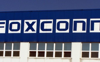 Production at Foxconn beats expectations, slow market a worry