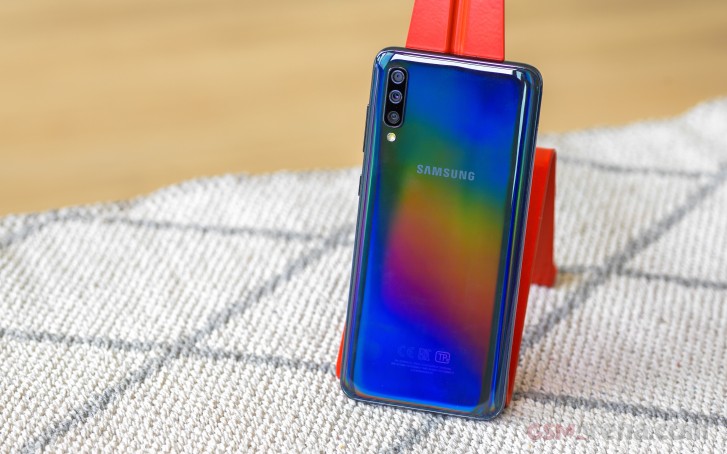 يحصل Samsung Galaxy A70s على Android 10 في الهند ، ويستأنف طرح A70 أيضًا